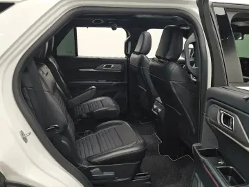 2025 Ford Explorer с пробегом 26 897 км