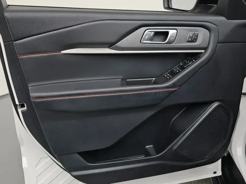 2025 Ford Explorer с пробегом 26 897 км