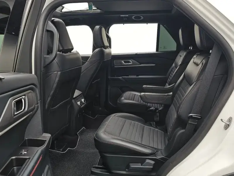 2025 Ford Explorer с пробегом 26 897 км