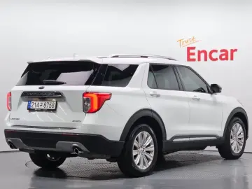 2023 Ford Explorer с пробегом 20 706 км