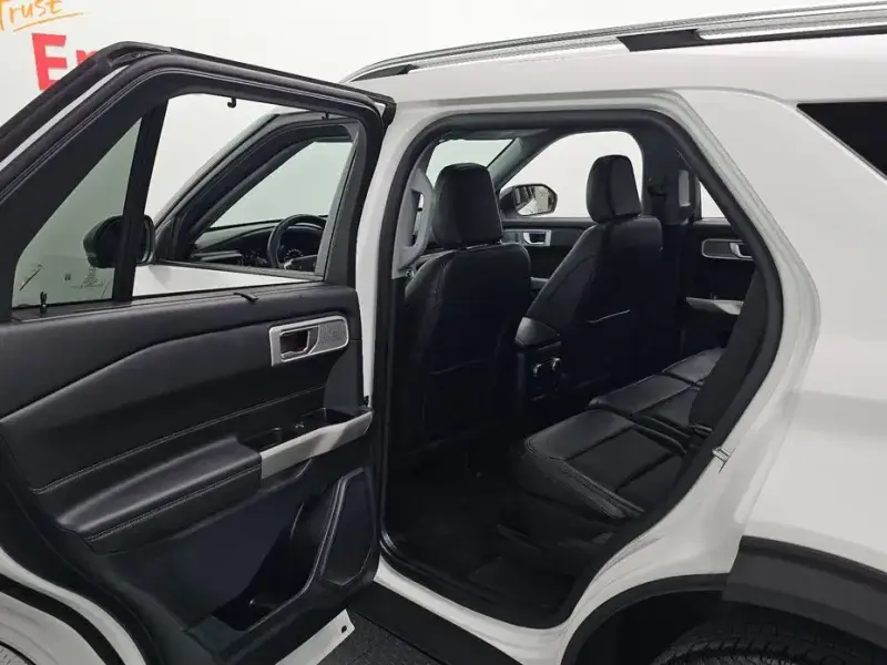 2023 Ford Explorer с пробегом 20 706 км