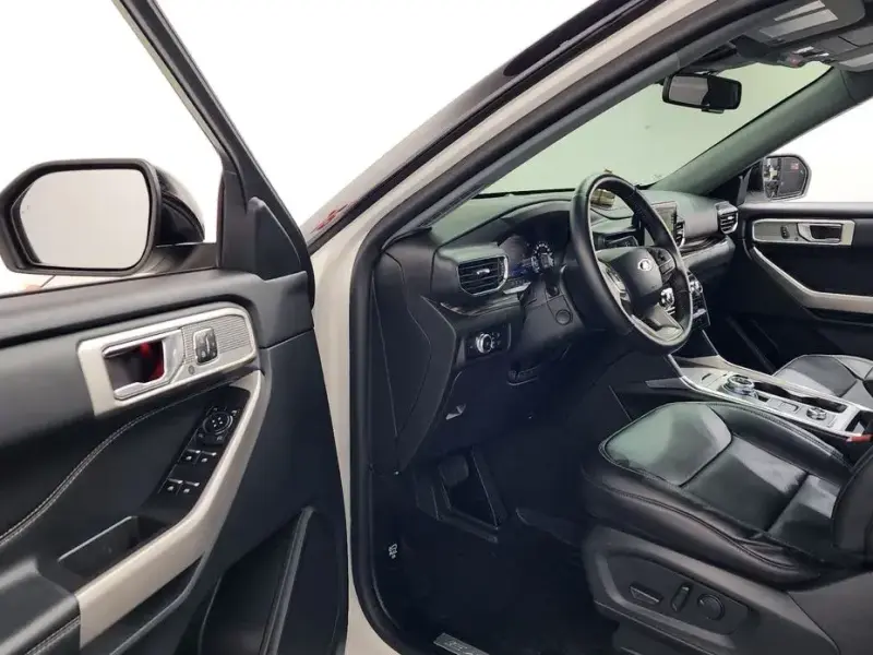 2023 Ford Explorer с пробегом 22 192 км