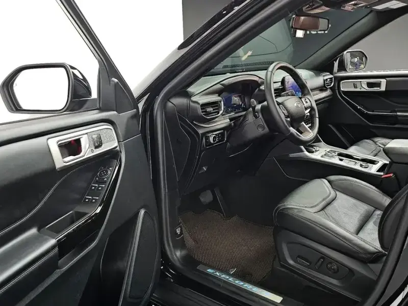 2023 Ford Explorer с пробегом 20 200 км