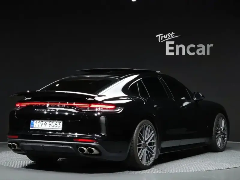 2021 Porsche Panamera с пробегом 39 630 км