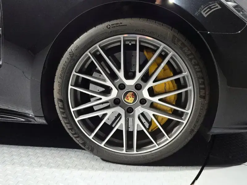 2021 Porsche Panamera с пробегом 39 630 км