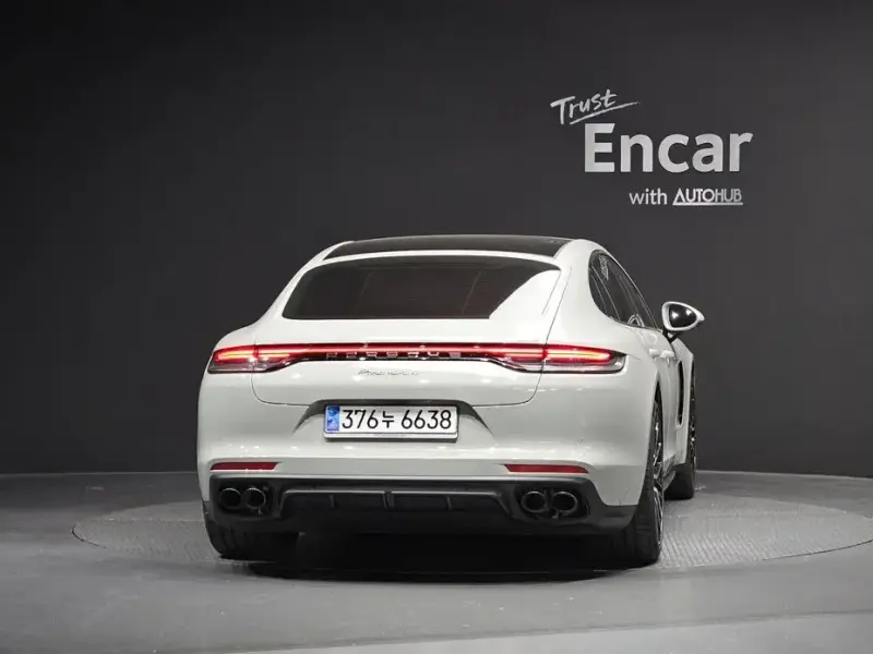 2021 Porsche Panamera с пробегом 15 909 км