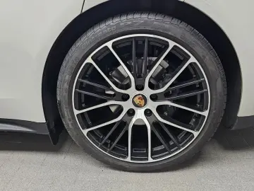 2021 Porsche Panamera с пробегом 15 909 км
