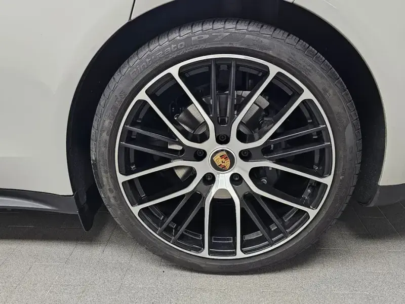 2021 Porsche Panamera с пробегом 15 909 км