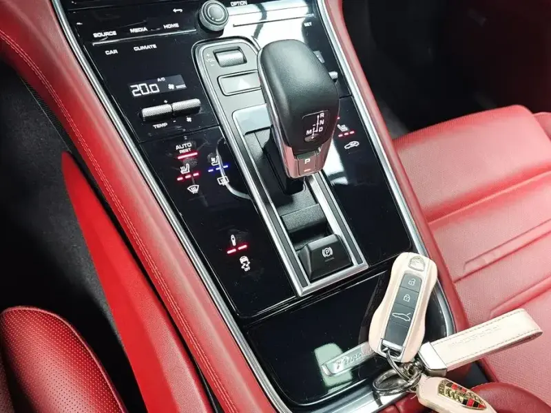 2021 Porsche Panamera с пробегом 15 909 км