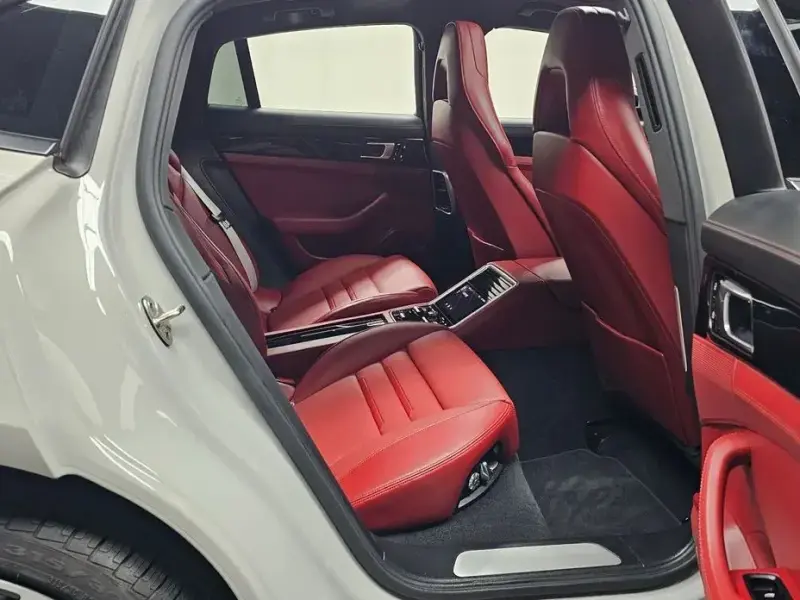 2021 Porsche Panamera с пробегом 15 909 км