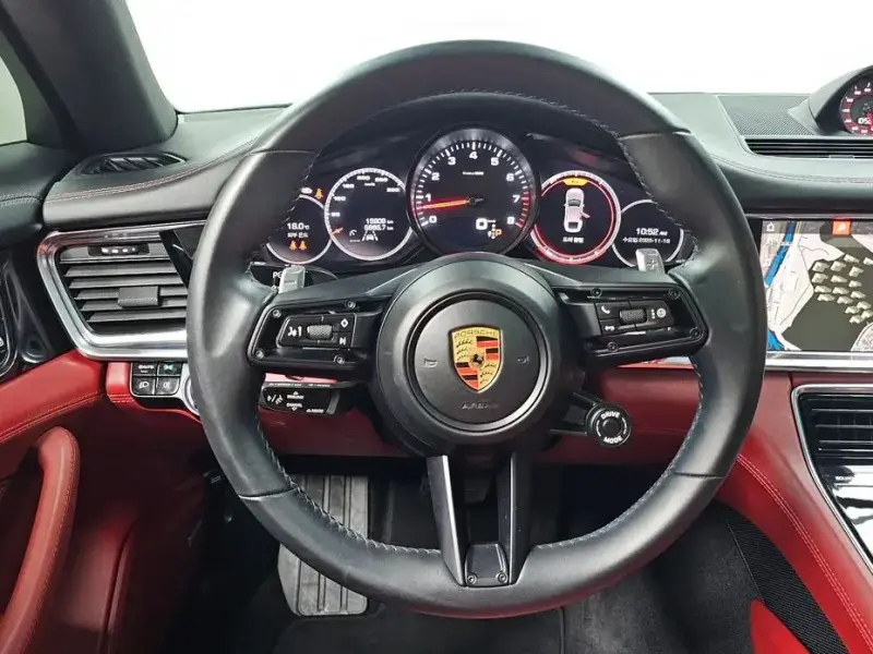 2021 Porsche Panamera с пробегом 15 909 км