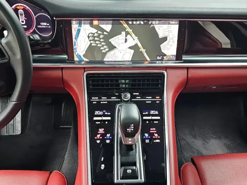 2021 Porsche Panamera с пробегом 15 909 км