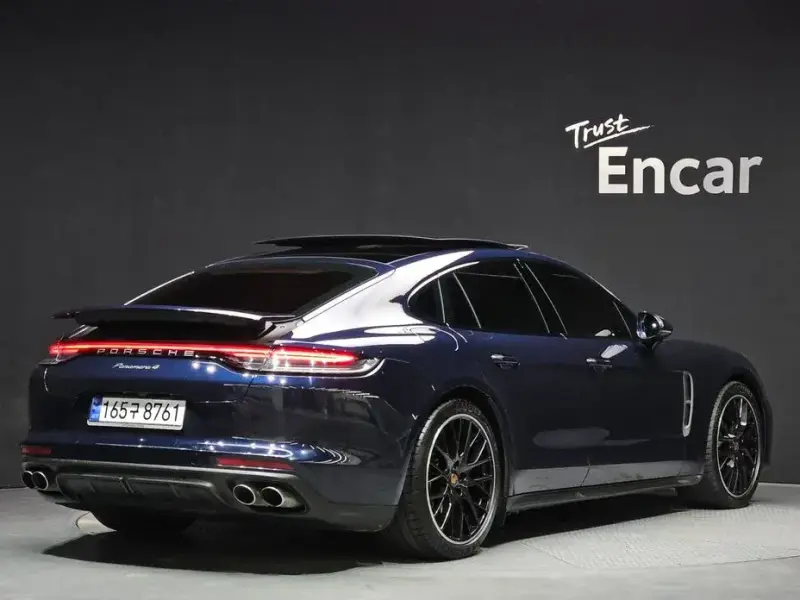2023 Porsche Panamera с пробегом 52 315 км