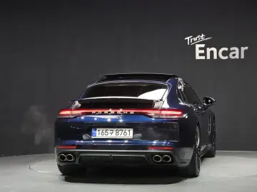 2023 Porsche Panamera с пробегом 52 315 км