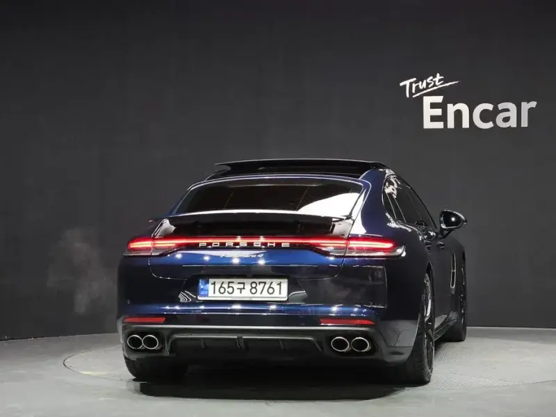 2023 Porsche Panamera с пробегом 52 315 км