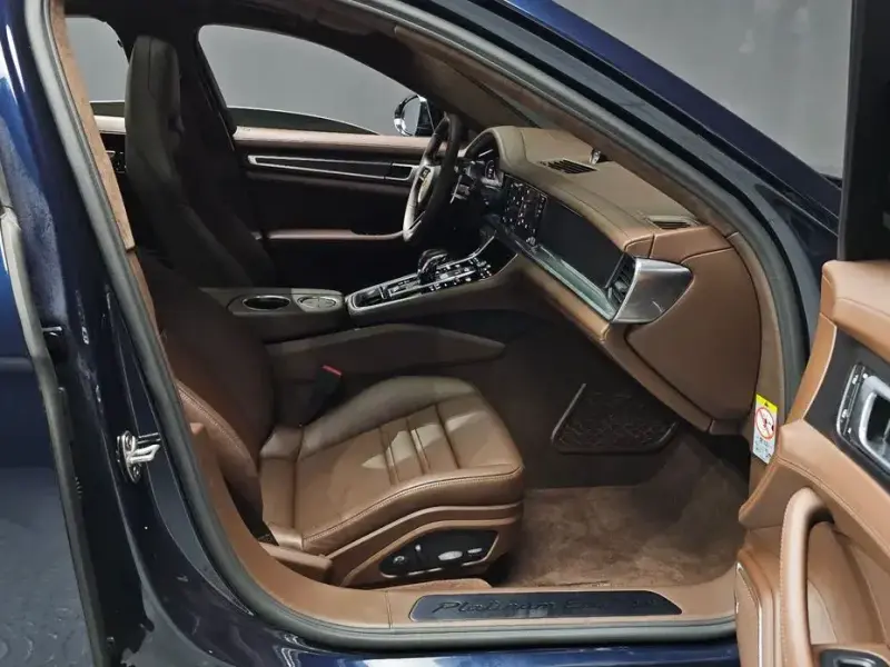 2023 Porsche Panamera с пробегом 52 315 км