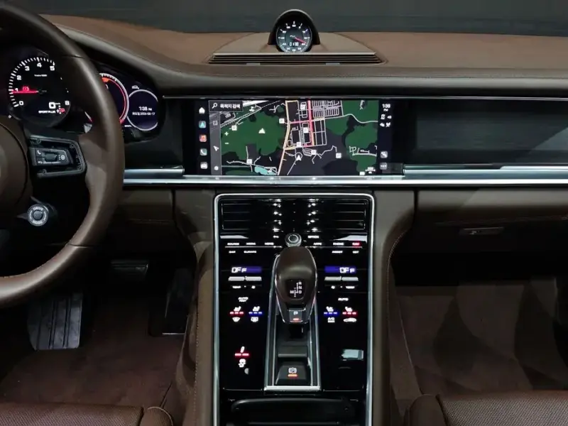 2023 Porsche Panamera с пробегом 52 315 км