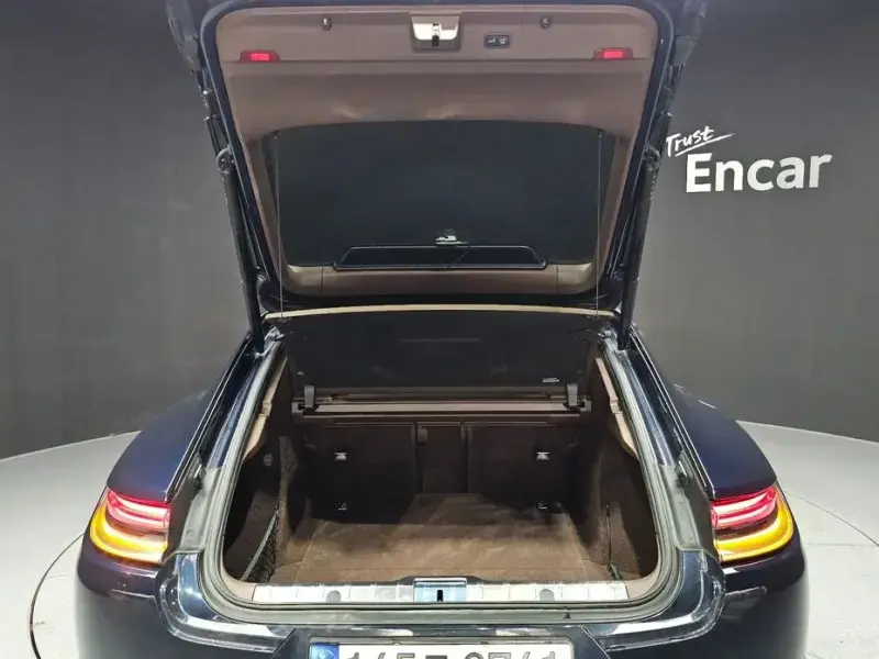 2023 Porsche Panamera с пробегом 52 315 км