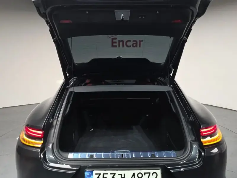 2021 Porsche Panamera с пробегом 53 377 км