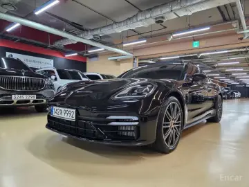 2023 Porsche Panamera с пробегом 12 000 км