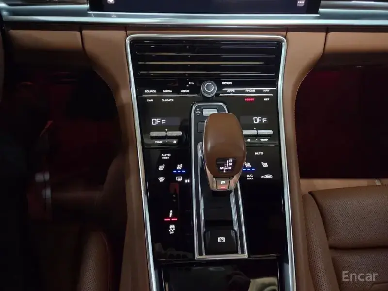 2023 Porsche Panamera с пробегом 12 000 км