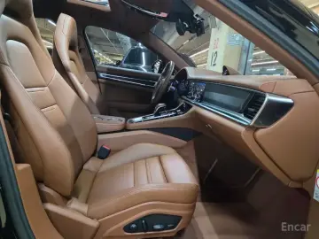 2023 Porsche Panamera с пробегом 12 000 км