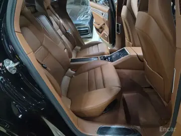 2023 Porsche Panamera с пробегом 12 000 км