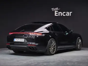 2023 Porsche Panamera с пробегом 15 650 км