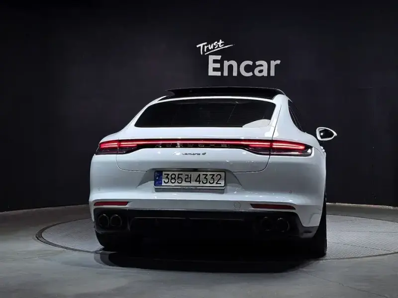 2022 Porsche Panamera с пробегом 49 835 км