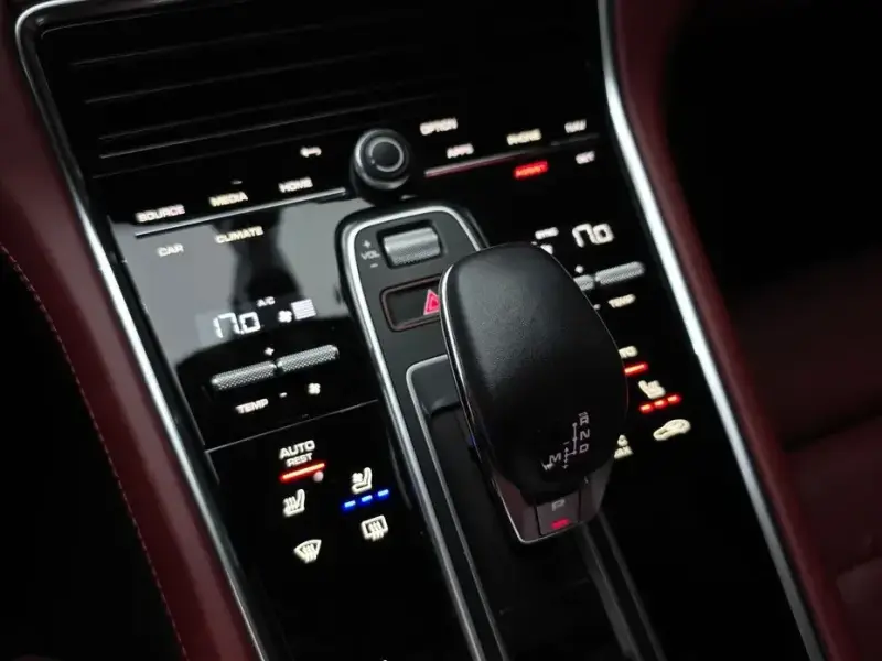 2022 Porsche Panamera с пробегом 49 835 км