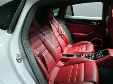 2022 Porsche Panamera с пробегом 49 835 км