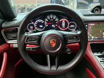 2022 Porsche Panamera с пробегом 49 835 км