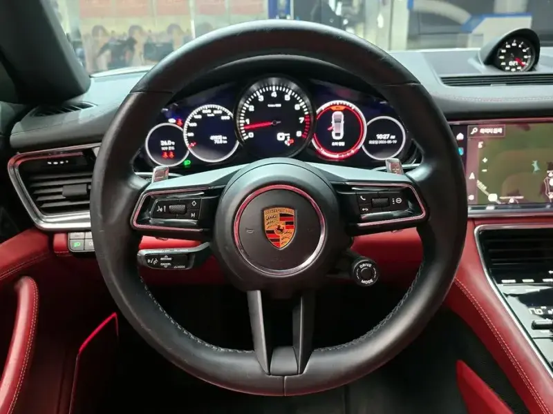 2022 Porsche Panamera с пробегом 49 835 км