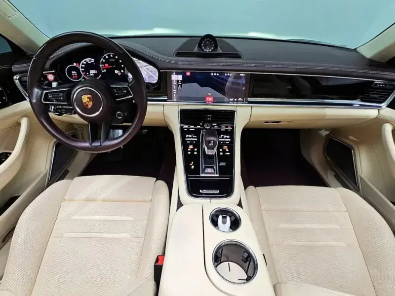 2021 Porsche Panamera с пробегом 39 303 км