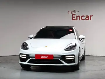 2023 Porsche Panamera с пробегом 46 812 км