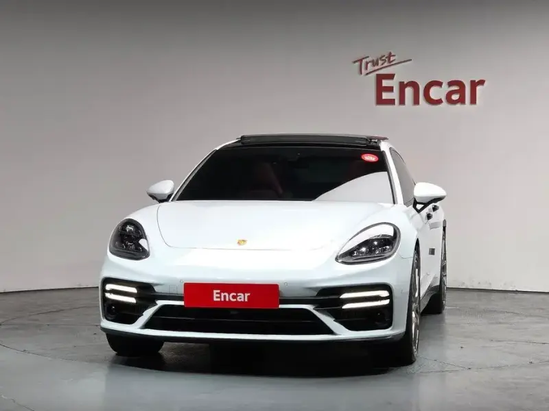 2023 Porsche Panamera с пробегом 46 812 км