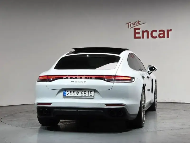 2023 Porsche Panamera с пробегом 46 812 км