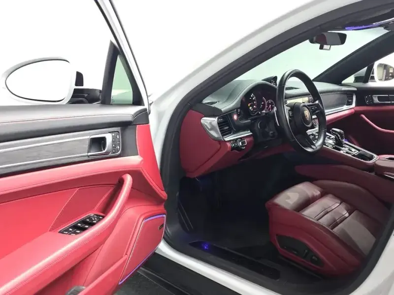 2023 Porsche Panamera с пробегом 46 812 км