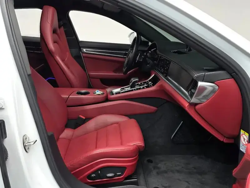 2023 Porsche Panamera с пробегом 46 812 км