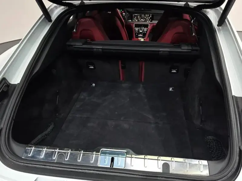 2023 Porsche Panamera с пробегом 46 812 км
