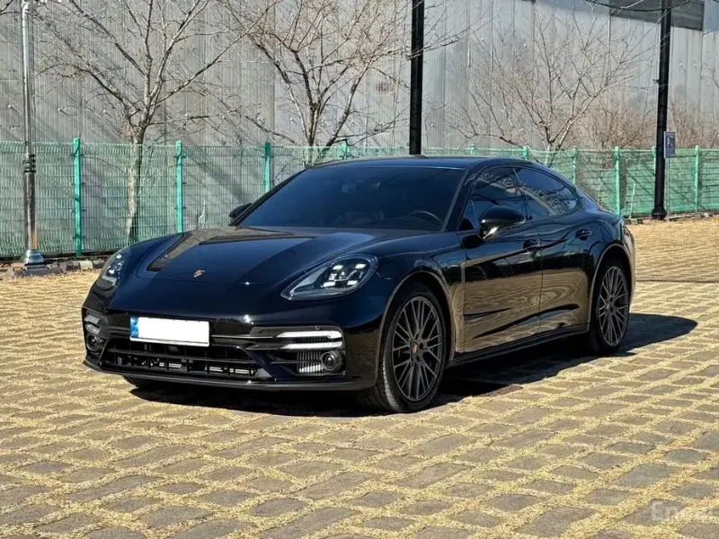 2022 Porsche Panamera с пробегом 36 000 км