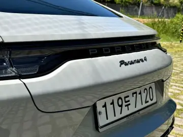 2023 Porsche Panamera с пробегом 18 300 км