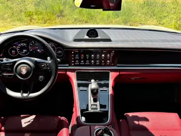 2023 Porsche Panamera с пробегом 18 300 км