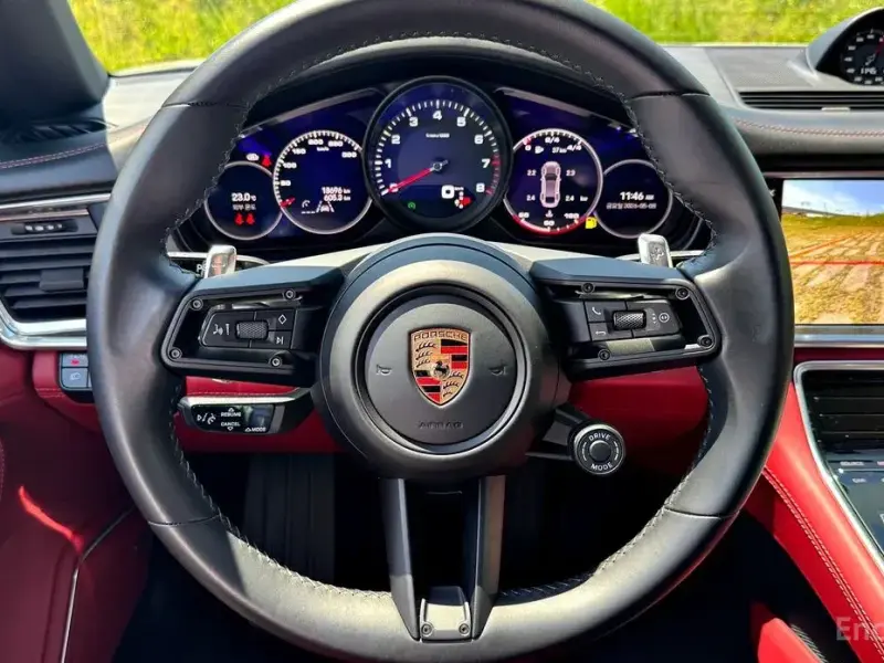 2023 Porsche Panamera с пробегом 18 300 км