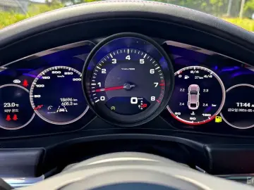 2023 Porsche Panamera с пробегом 18 300 км