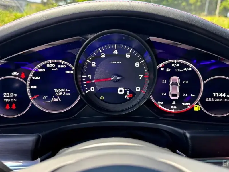 2023 Porsche Panamera с пробегом 18 300 км