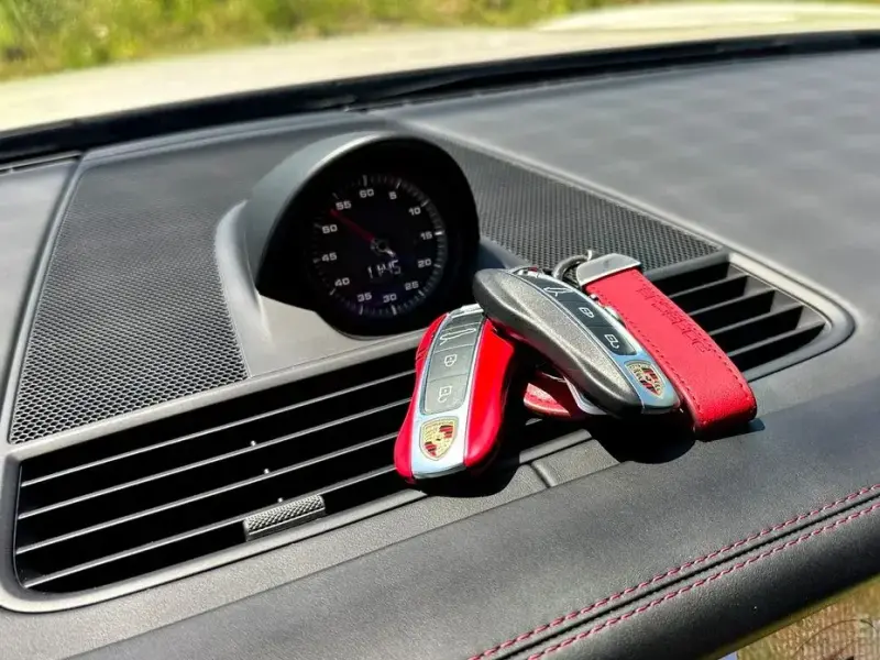 2023 Porsche Panamera с пробегом 18 300 км
