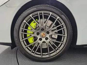2023 Porsche Panamera с пробегом 36 284 км
