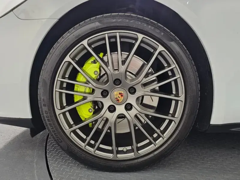 2023 Porsche Panamera с пробегом 36 284 км