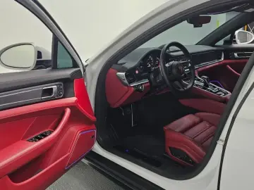 2023 Porsche Panamera с пробегом 36 284 км